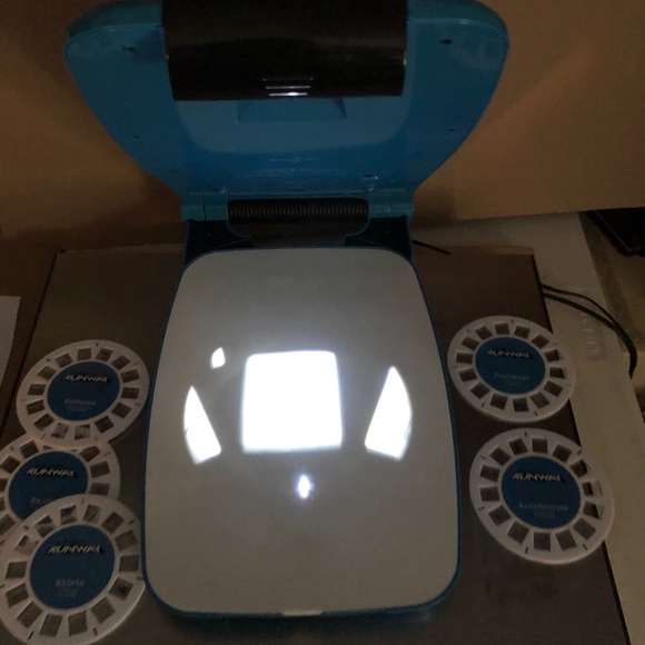 Project Runway Fashion Design Viewer Projector with 6 image wheels - Picture 7 of 8